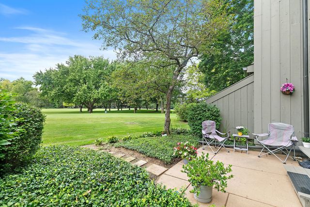 404 Shoreline Road 298, Lake Barrington, IL 60010