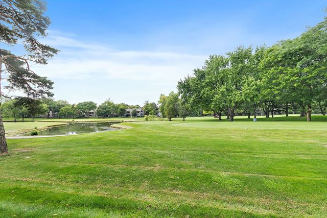 404 Shoreline Road 298, Lake Barrington, IL 60010