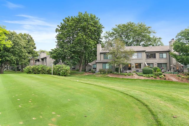 404 Shoreline Road 298, Lake Barrington, IL 60010