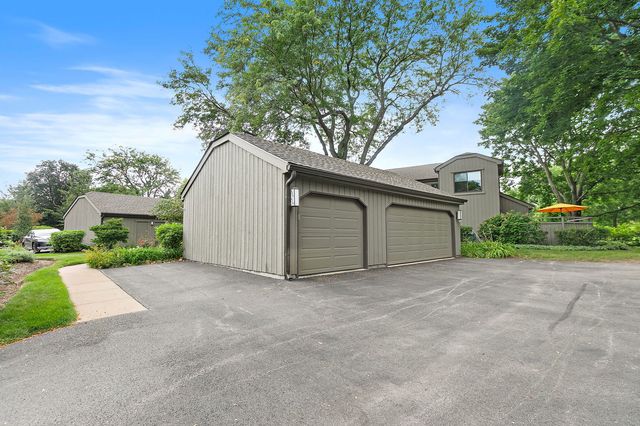 404 Shoreline Road 298, Lake Barrington, IL 60010