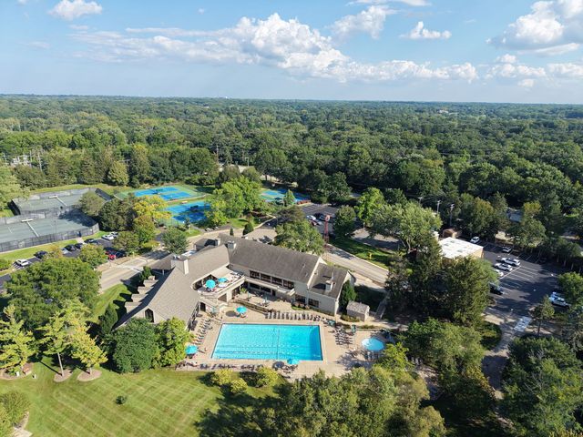 404 Shoreline Road 298, Lake Barrington, IL 60010