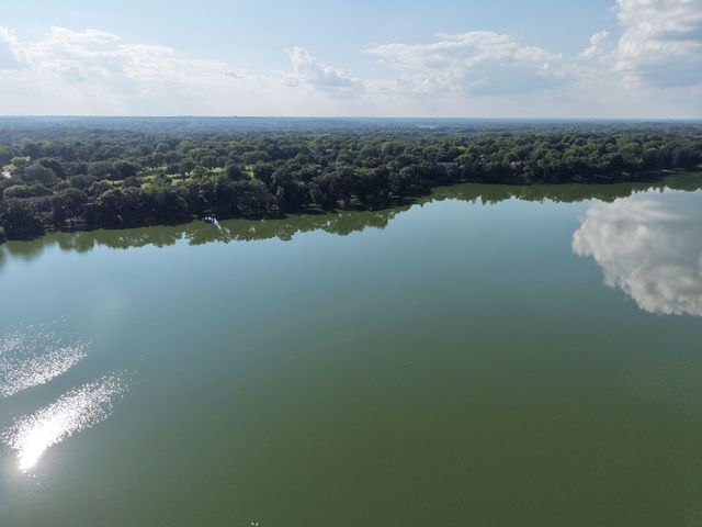 404 Shoreline Road 298, Lake Barrington, IL 60010