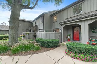 404 Shoreline Road 298, Lake Barrington, IL 60010