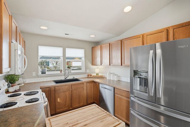 12605 W Tower Ave, Airway Heights, WA 99001