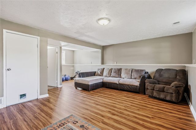 24 Huntington Parkway, Hamlin, NY 14464