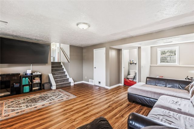 24 Huntington Parkway, Hamlin, NY 14464