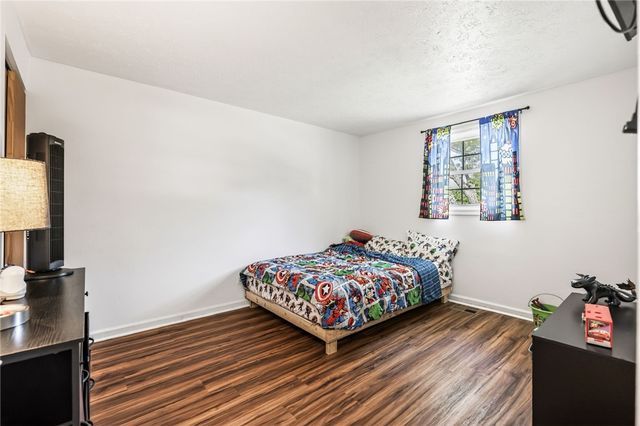 24 Huntington Parkway, Hamlin, NY 14464