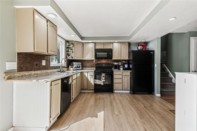 24 Huntington Parkway, Hamlin, NY 14464