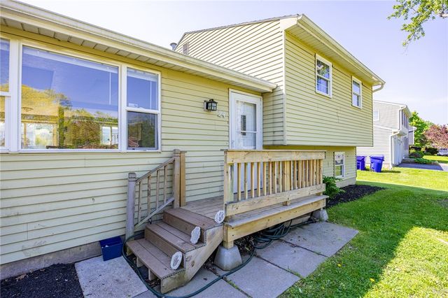 24 Huntington Parkway, Hamlin, NY 14464