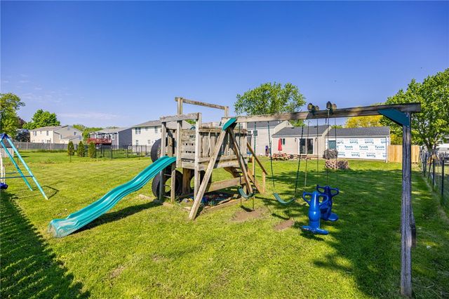 24 Huntington Parkway, Hamlin, NY 14464