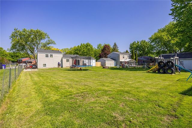 24 Huntington Parkway, Hamlin, NY 14464