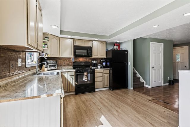 24 Huntington Parkway, Hamlin, NY 14464