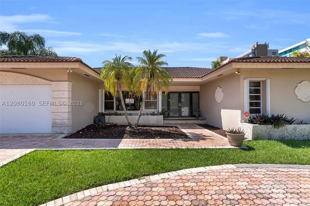 2930 NE 164th St, North Miami Beach, FL 33160