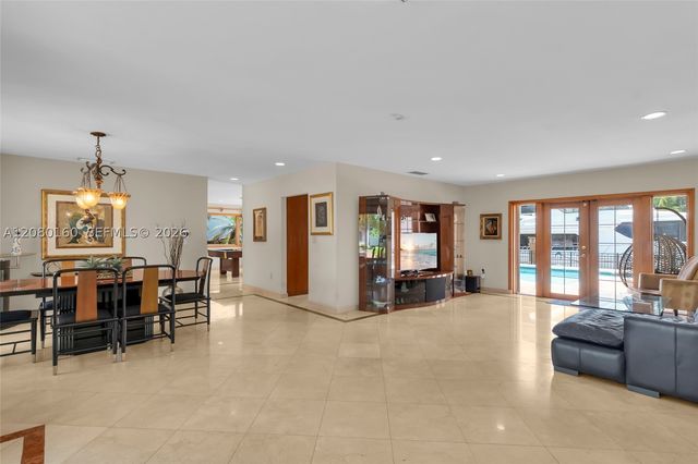 2930 NE 164th St, North Miami Beach, FL 33160