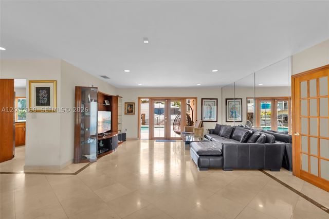 2930 NE 164th St, North Miami Beach, FL 33160