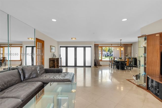 2930 NE 164th St, North Miami Beach, FL 33160