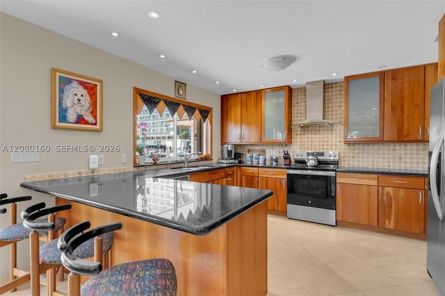2930 NE 164th St, North Miami Beach, FL 33160