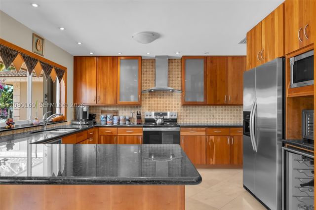 2930 NE 164th St, North Miami Beach, FL 33160
