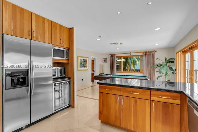 2930 NE 164th St, North Miami Beach, FL 33160