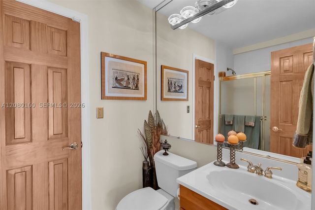 2930 NE 164th St, North Miami Beach, FL 33160