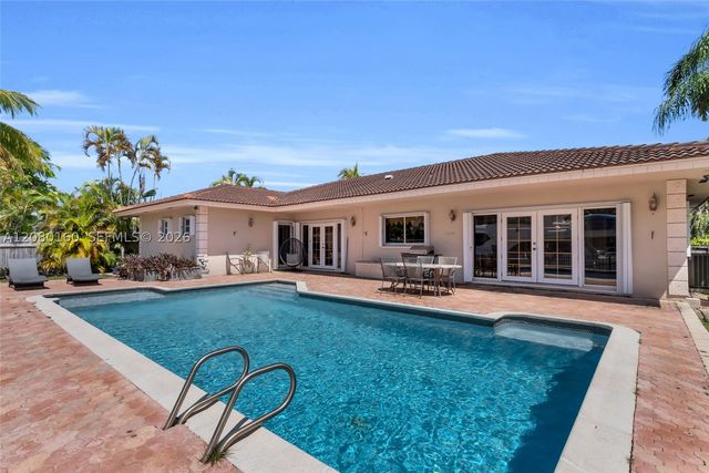 2930 NE 164th St, North Miami Beach, FL 33160