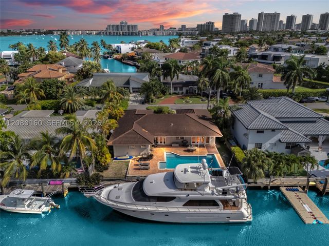 2930 NE 164th St, North Miami Beach, FL 33160