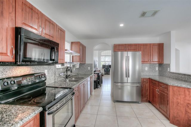 28414 SW 133rd Path, Homestead, FL 33033