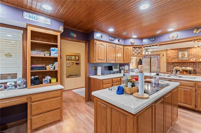 8446 Hh Highway, Odessa, MO 64076