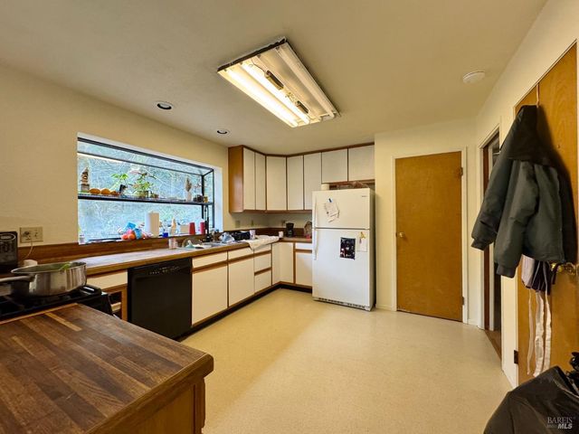 5083 Dry Creek Rd, Napa, CA 94558