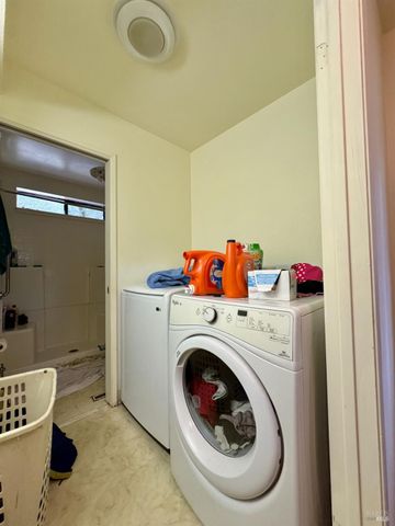 5083 Dry Creek Rd, Napa, CA 94558