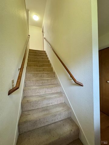 5083 Dry Creek Rd, Napa, CA 94558