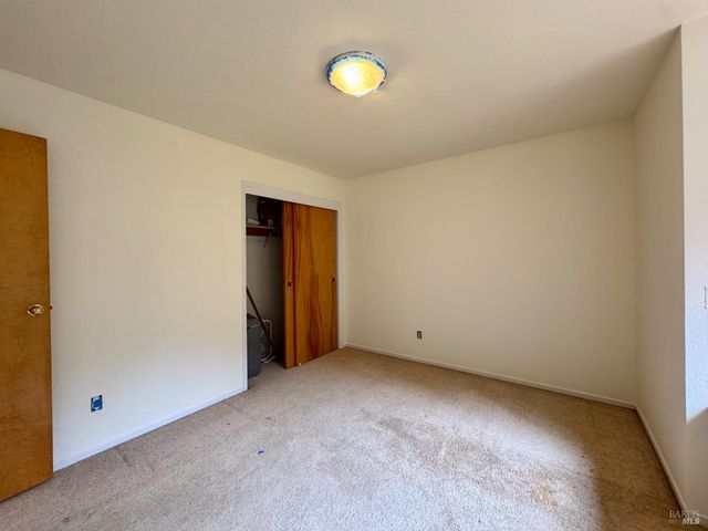 5083 Dry Creek Rd, Napa, CA 94558