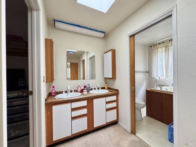 5083 Dry Creek Rd, Napa, CA 94558