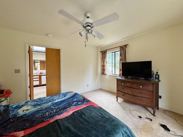 5083 Dry Creek Rd, Napa, CA 94558