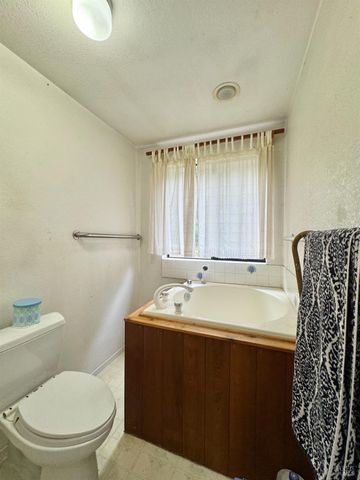 5083 Dry Creek Rd, Napa, CA 94558