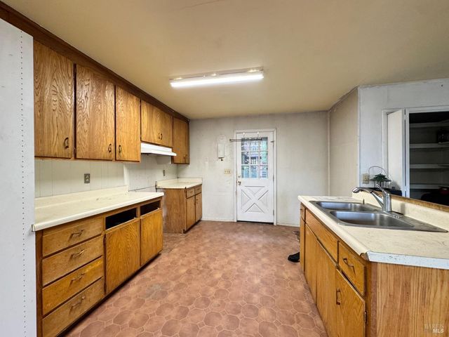 5083 Dry Creek Rd, Napa, CA 94558