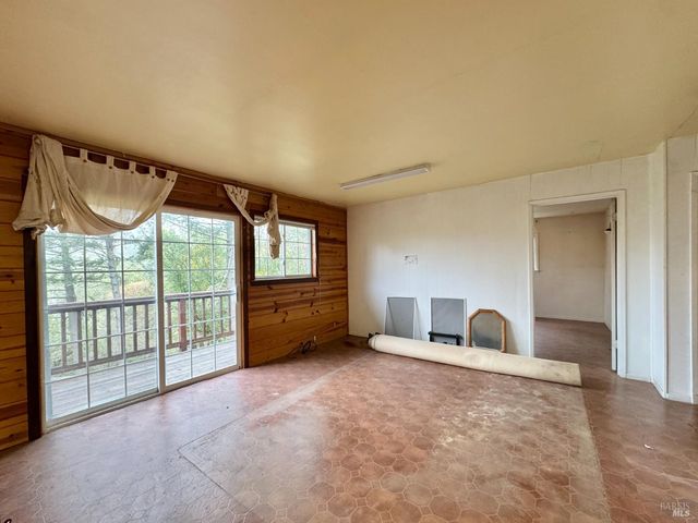 5083 Dry Creek Rd, Napa, CA 94558