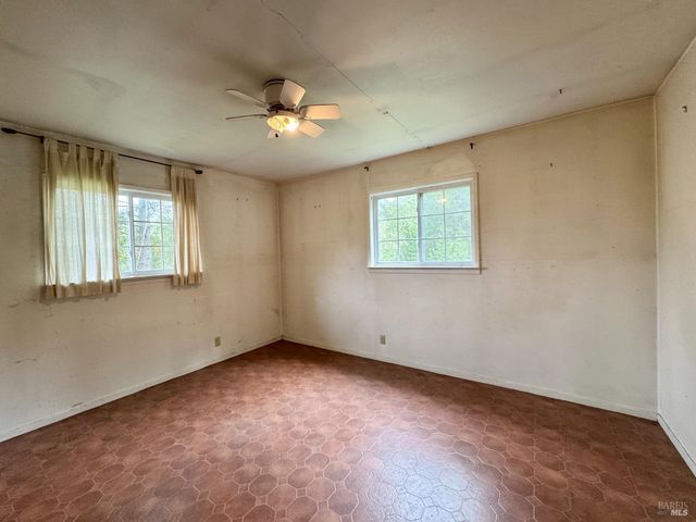 5083 Dry Creek Rd, Napa, CA 94558