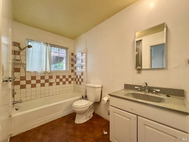 5083 Dry Creek Rd, Napa, CA 94558