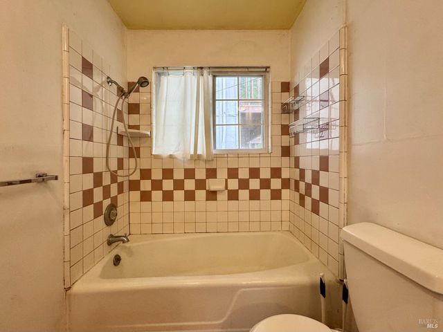 5083 Dry Creek Rd, Napa, CA 94558