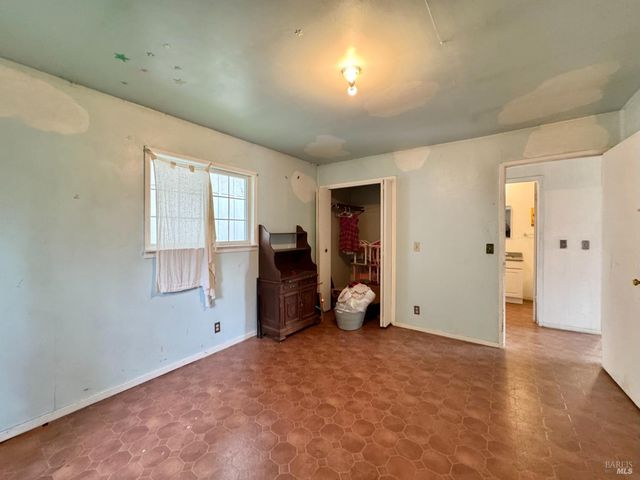 5083 Dry Creek Rd, Napa, CA 94558