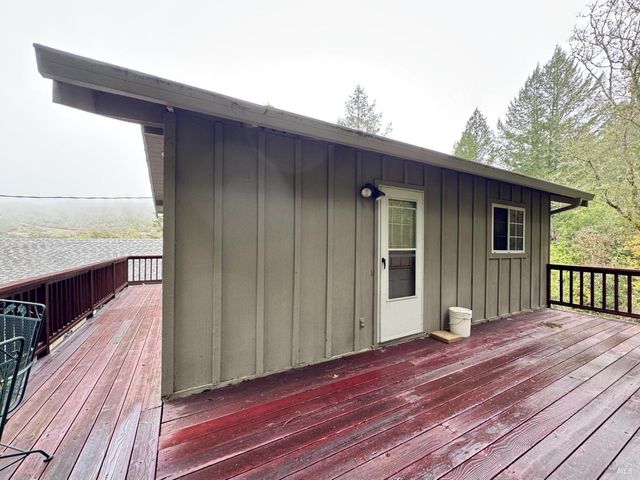 5083 Dry Creek Rd, Napa, CA 94558