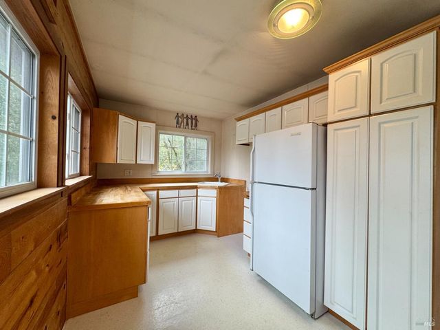 5083 Dry Creek Rd, Napa, CA 94558