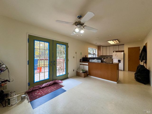 5083 Dry Creek Rd, Napa, CA 94558