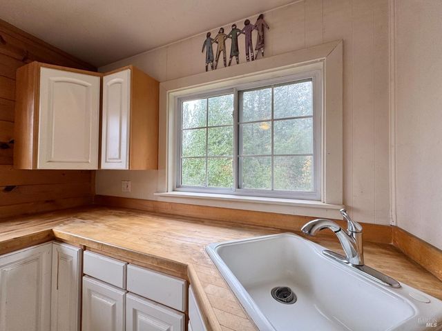 5083 Dry Creek Rd, Napa, CA 94558