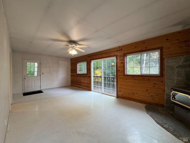 5083 Dry Creek Rd, Napa, CA 94558