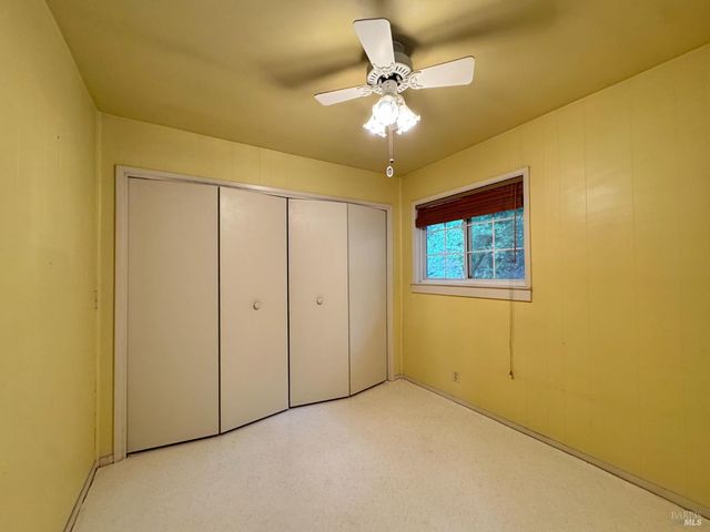 5083 Dry Creek Rd, Napa, CA 94558