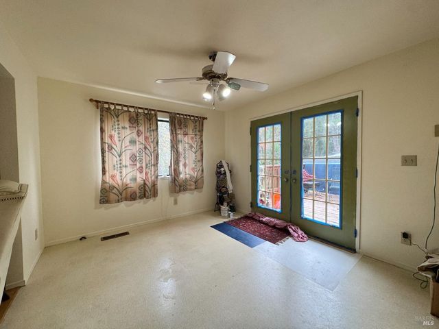 5083 Dry Creek Rd, Napa, CA 94558