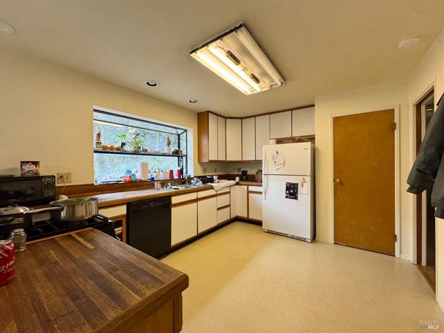 5083 Dry Creek Rd, Napa, CA 94558