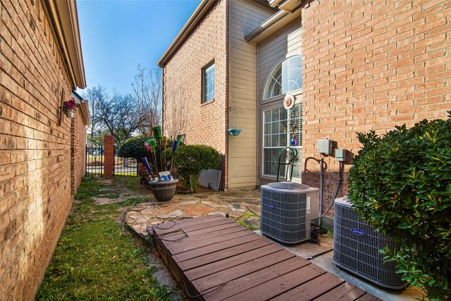 409 Red River Trail, Irving, TX 75063